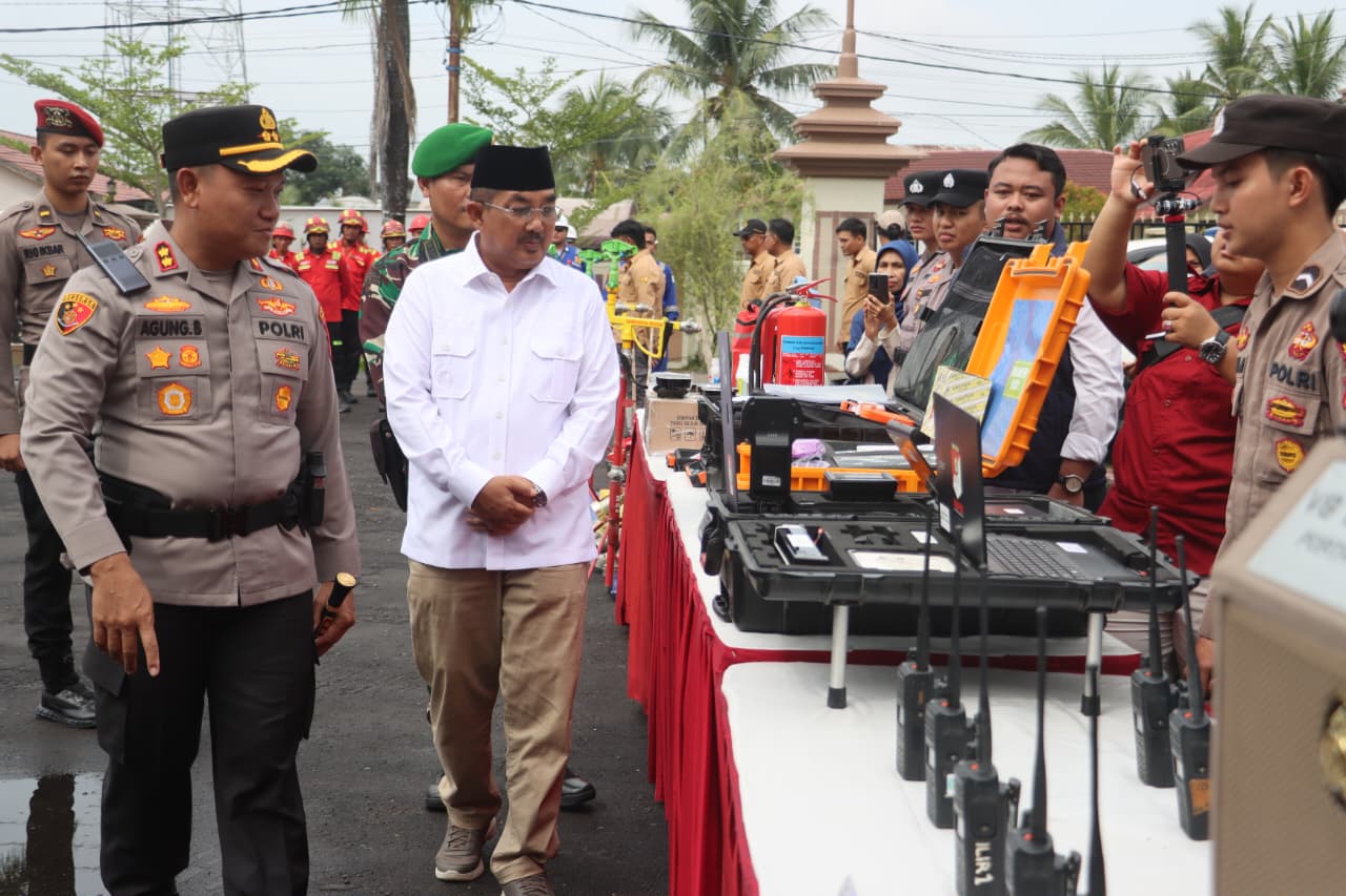 Polres Tanjab Barat Gelar Apel Kesiapsiagaan dan Simulasi Tanggap Darurat Bencana Hidrometeorologi